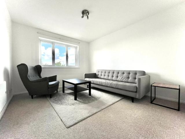 Flat for rent in Goodmayes, Greater London