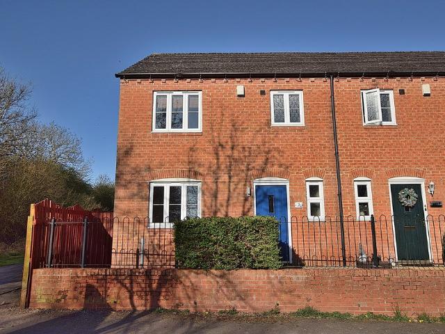 Flat for rent in Colburn