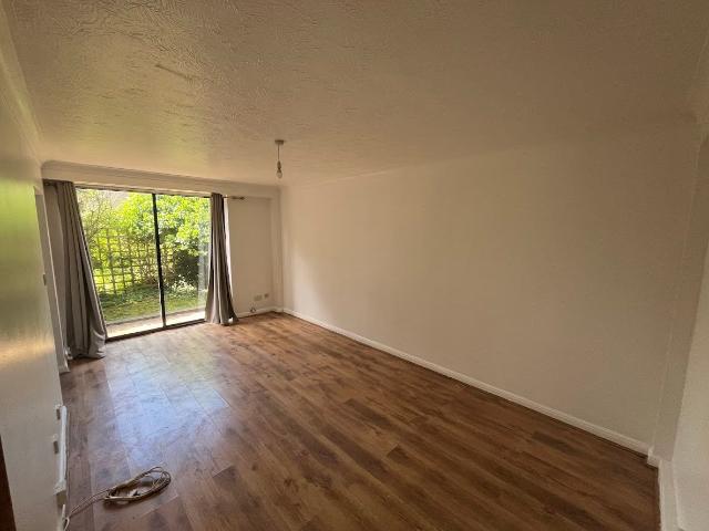 Flat for rent in Southend City Centre Neighbourhood, Alton Barnes