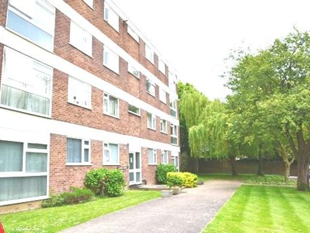 Flat for rent in London Borough of Ealing, Hanwell