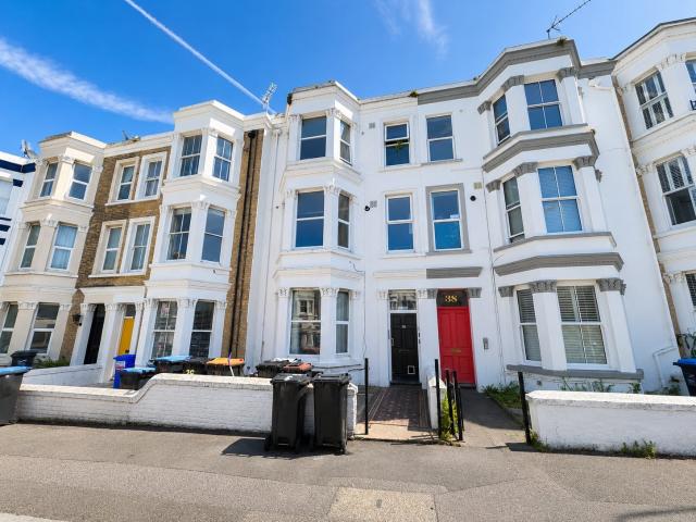 Flat for rent in Cliftonville West, Acol