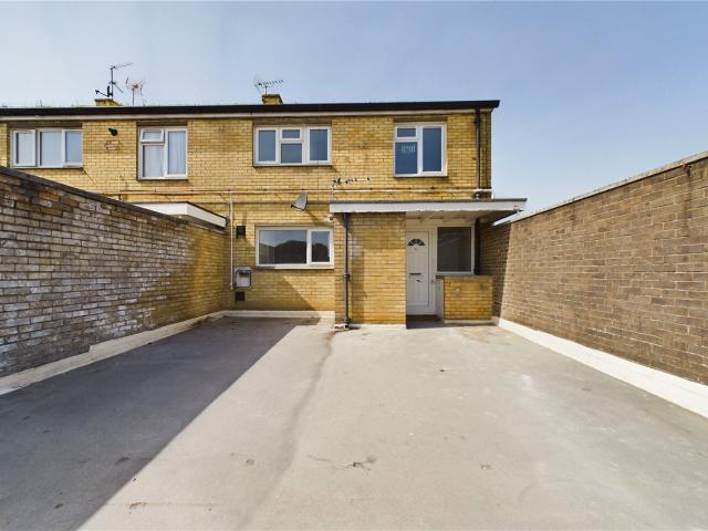 Flat for rent in Gossops Green, Crawley