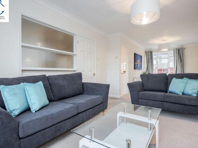 Flat for rent in Furze Platt, Maidenhead