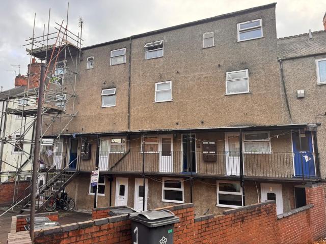 Flat for rent in Spinney Hills, Old Wharf