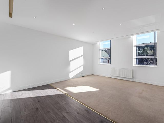 Flat for rent in The Butts, Kent