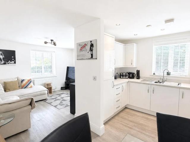 Flat for rent in Chalfont St. Peter, Denham