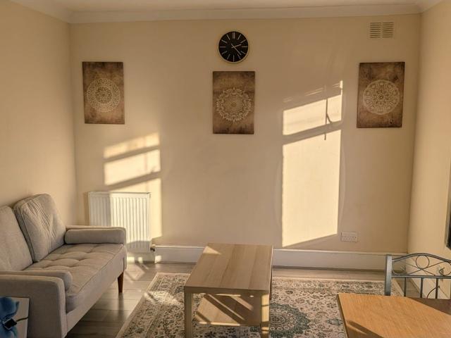 Flat for rent in Loxford, Seven Kings