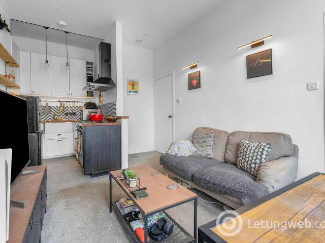 Flat for rent in Wardie, Trinity