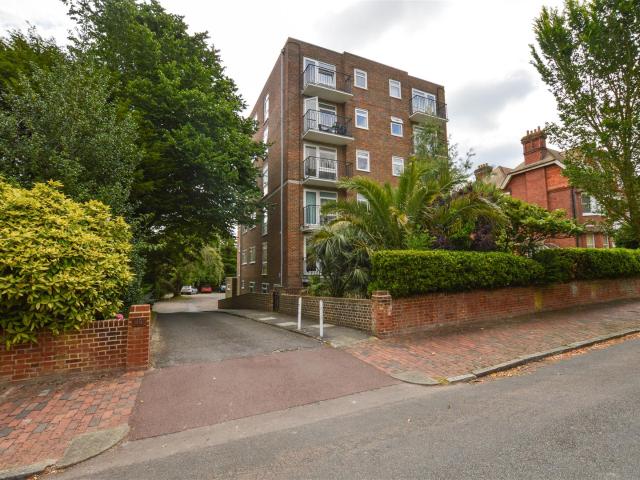 Flat for rent in Meads, Eastbourne