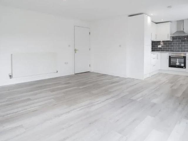 Flat for rent in Hollins, Bury