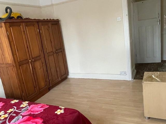 Flat for rent in London Borough of Redbridge, Greater London