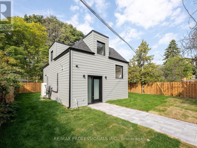 House for rent in Etobicoke—Lakeshore, Toronto