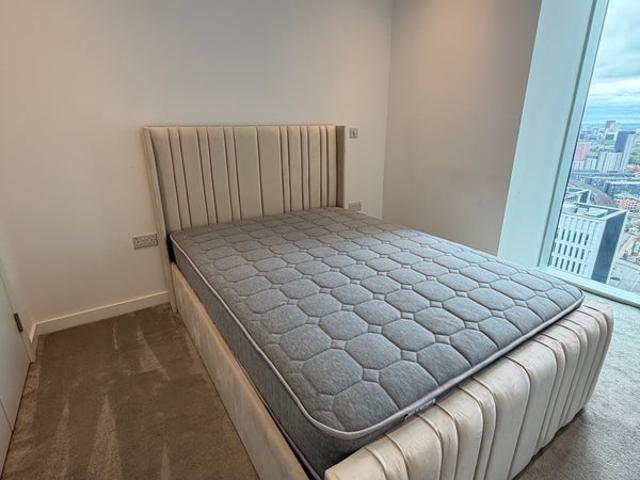 Flat for rent in Petersfield, Manchester