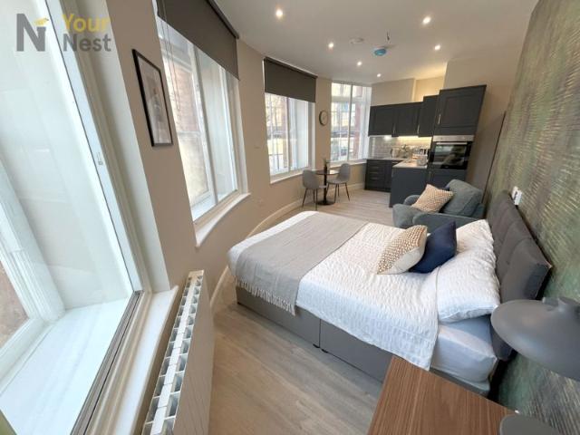 Flat for rent in Little Woodhouse, Leeds