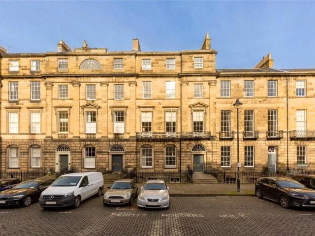 Flat for rent in Silvermills, New Town