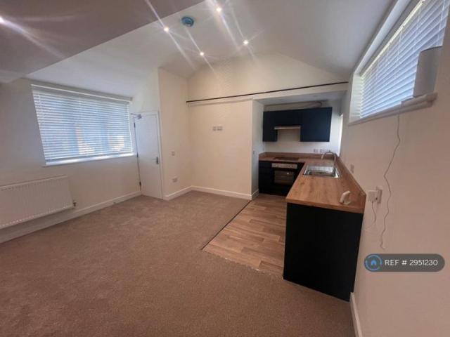 Flat for rent in Wolverton and Greenleys, Old Wolverton