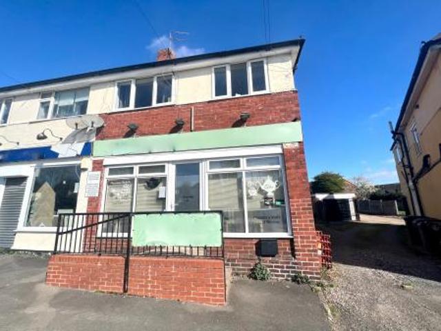 Flat for rent in Aldersley, West Midlands