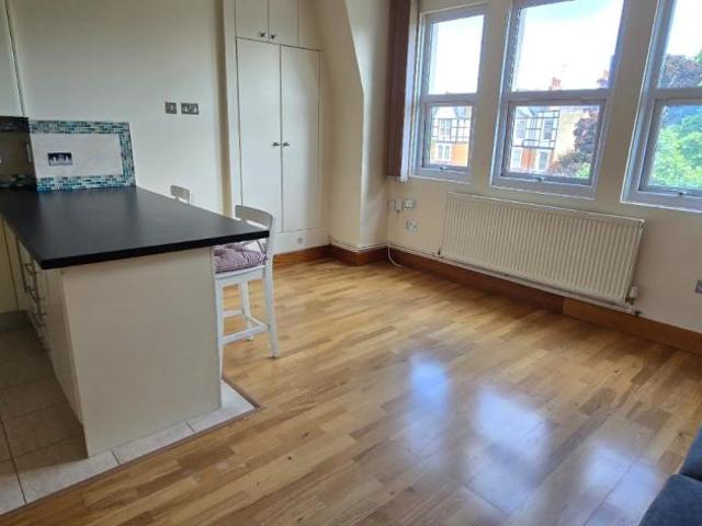 Flat for rent in Brownswood Park, Stoke Newington
