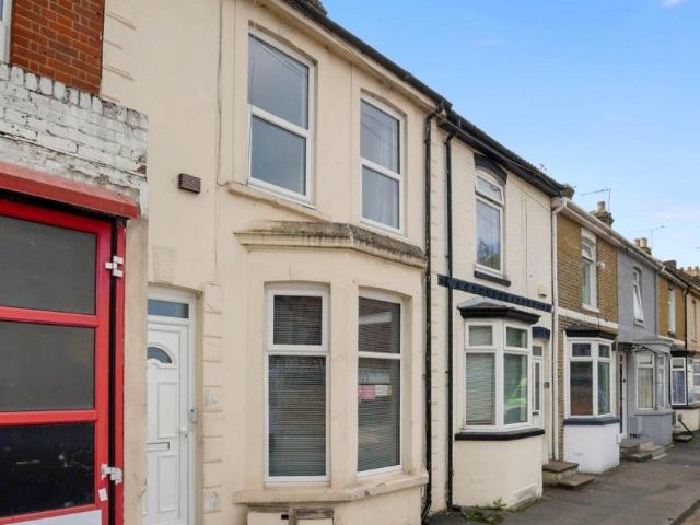 Flat for rent in Brompton, Gillingham