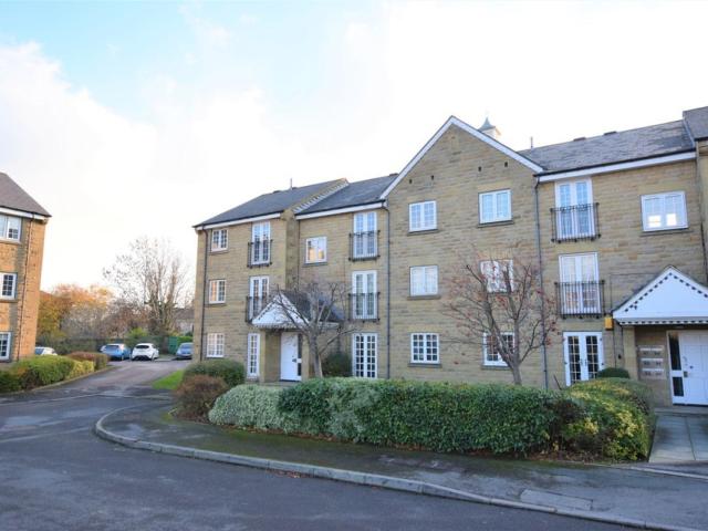 Flat for rent in Huddersfield, Kirklees