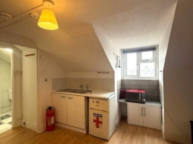Flat for rent in Greenhill, Greater London