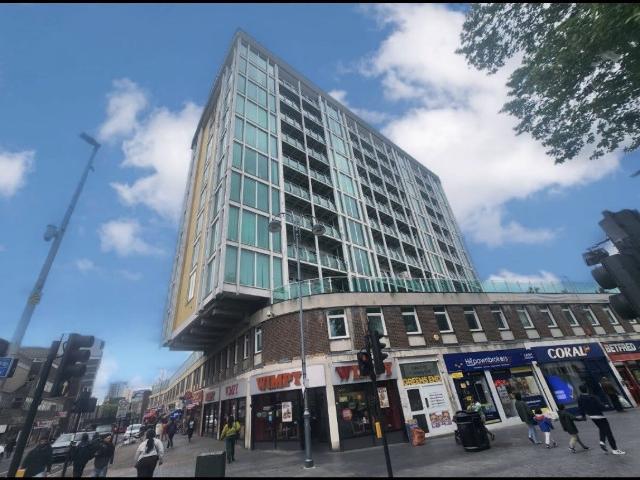 Flat for rent in Callis Yard, Greater London