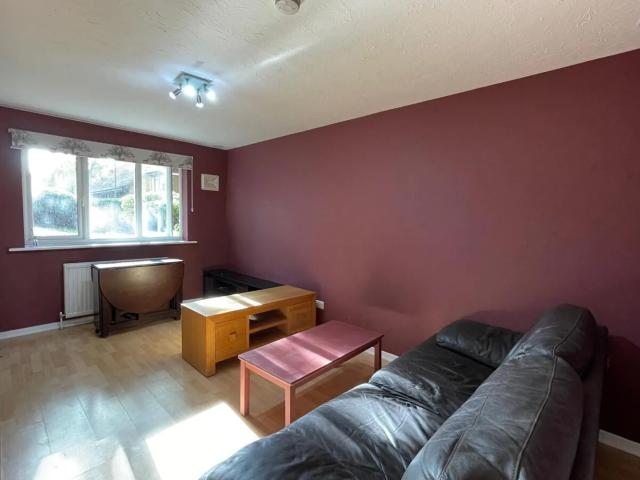 Flat for rent in Colney Hatch, Greater London