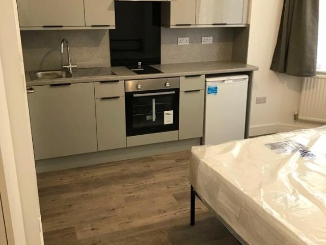 Flat for rent in Bowes, Greater London