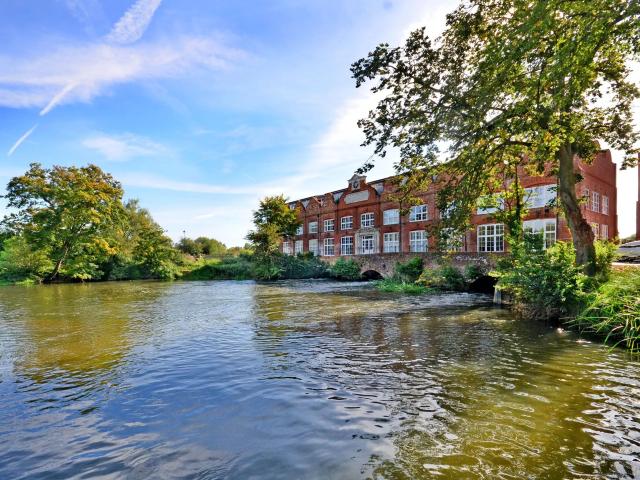 Flat for rent in Westfield, Woking