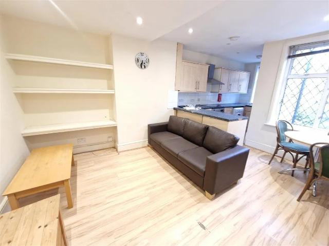 Flat for rent in London Borough of Barnet, Greater London