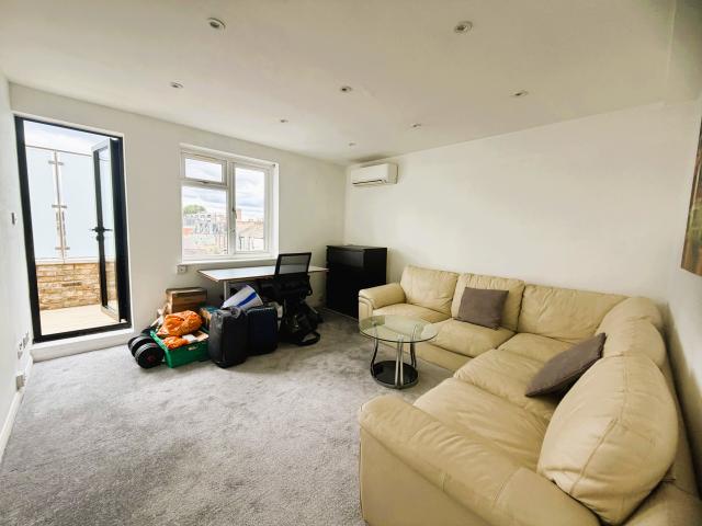 Flat for rent in London Borough of Brent, Greater London
