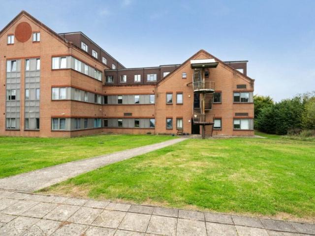 Flat for rent in Hart, Hampshire