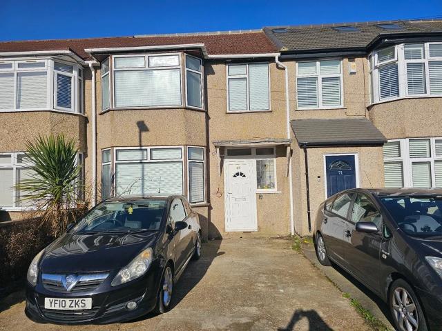Flat for rent in London Borough of Hillingdon, Greater London
