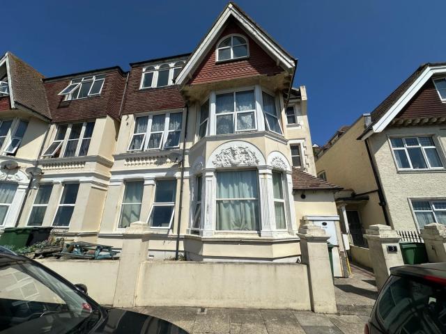 Flat for rent in West Marina, Guestling Green