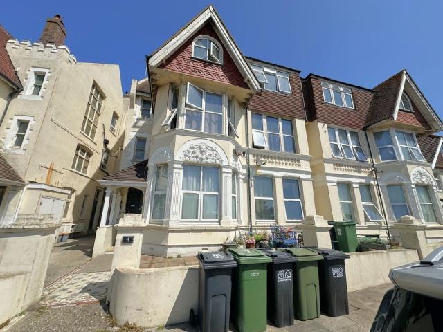 Flat for rent in West Marina, Guestling Green