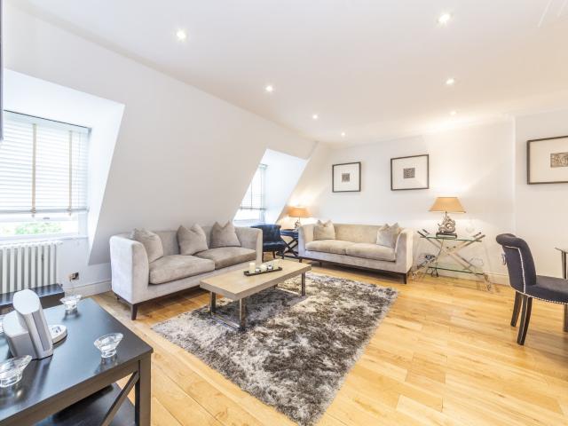 Flat for rent in Mayfair, St. James's