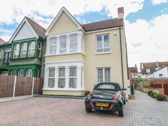 Flat for rent in Alton Barnes, Essex