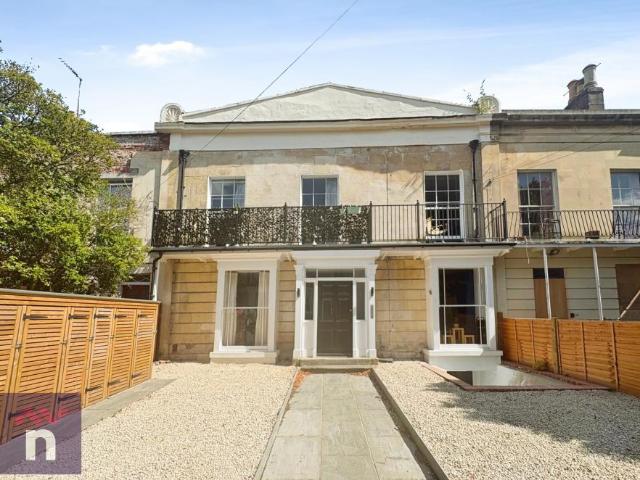 Flat for rent in Ewens Farm, Golden Valley