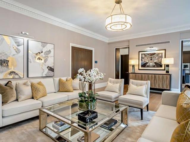Flat for rent in Mayfair, Greater London