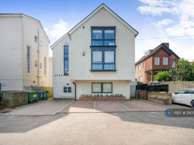 Flat for rent in St James, Sandown Park