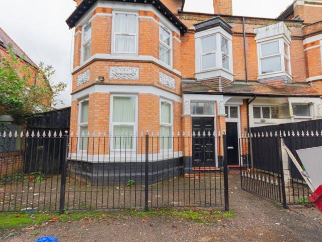Flat for rent in Wake Green, West Midlands