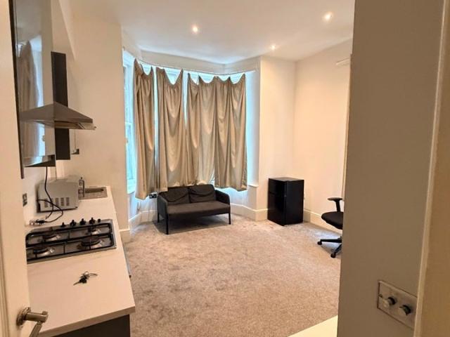 Flat for rent in Royal Borough of Kingston upon Thames, Greater London