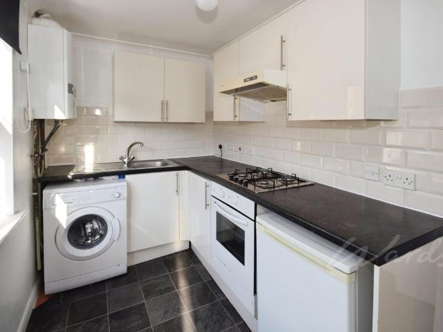 Flat for rent in Luton, Chatham