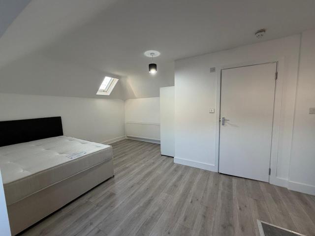 Flat for rent in London Borough of Hounslow, Greater London