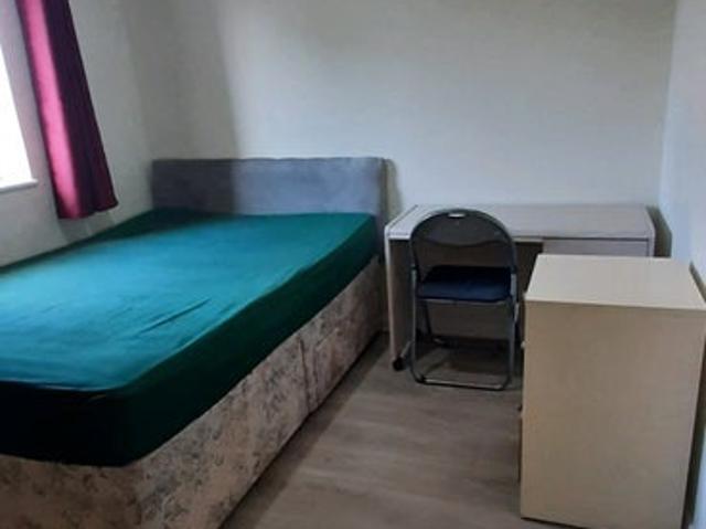Flat for rent in Oakbank, Firhill