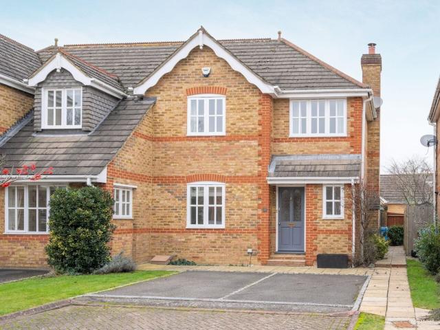 Flat for rent in Sunningdale