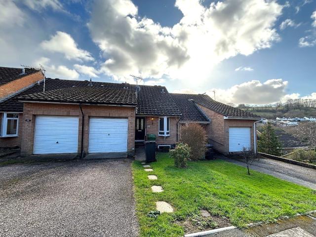 Flat for rent in Foxhayes, Watergate