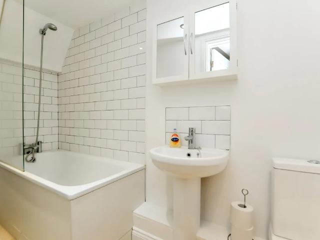 Flat for rent in Clapton, Upper Clapton