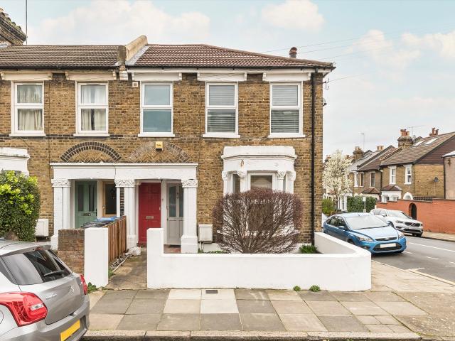 Flat for rent in East Greenwich, Greater London