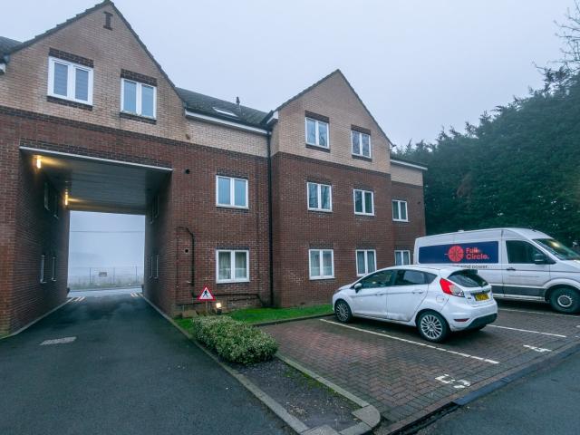 Flat for rent in Gildersome, West Yorkshire